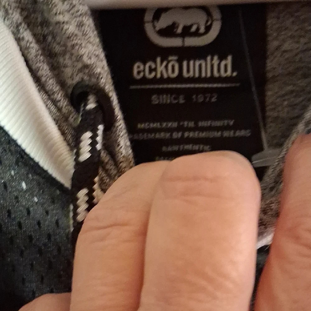 Ecko Unltd Black & Gray Hooded Mesh Tank - Picture 3 of 11
